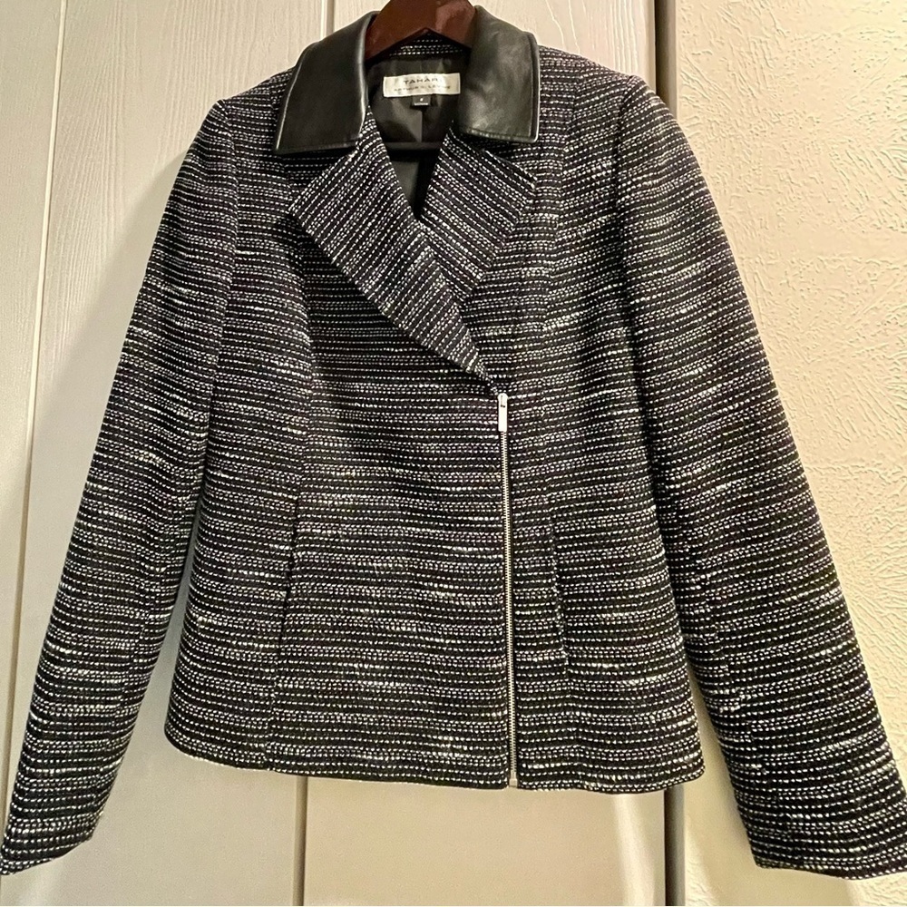 Tahari Tweed Blazer with Faux Leather Collar size 2